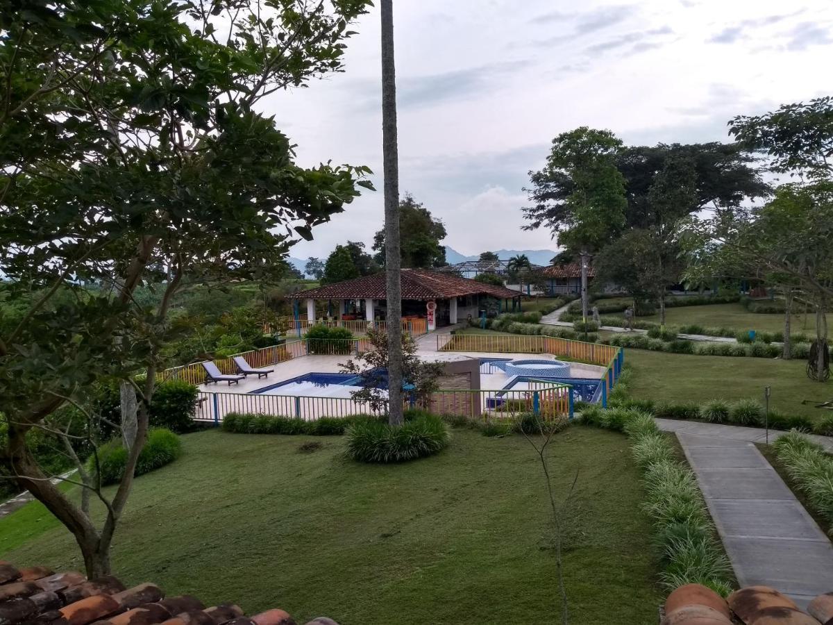 Hotel Campestre Los Nogales Quimbaya Exterior photo