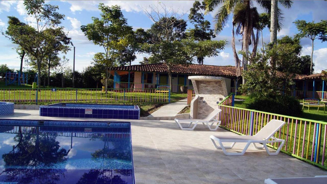 Hotel Campestre Los Nogales Quimbaya Exterior photo